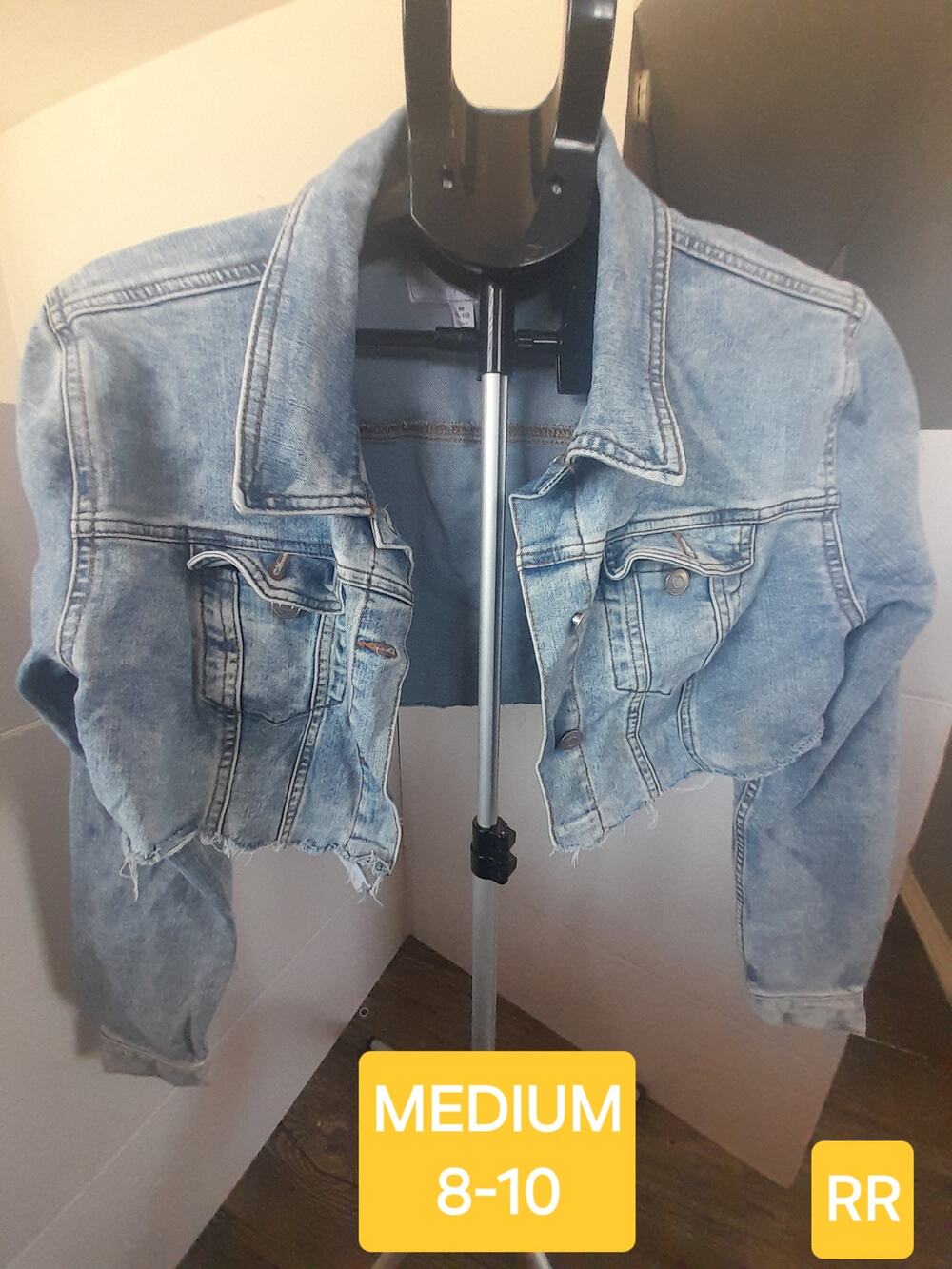 Medium Wash cropped denim jacket size medium